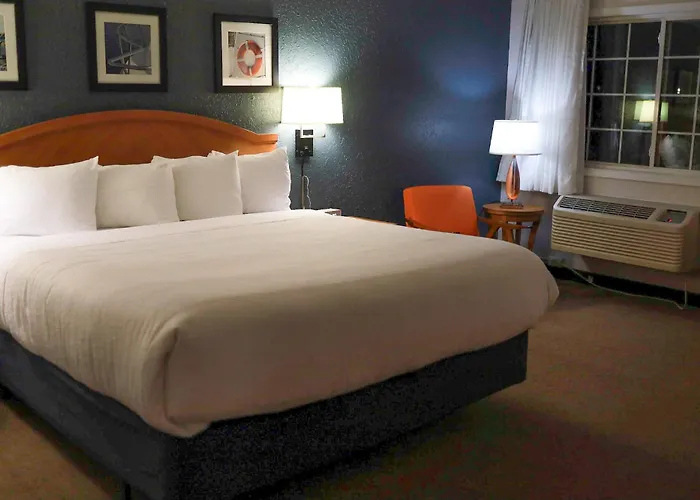 Harbor Town Inn