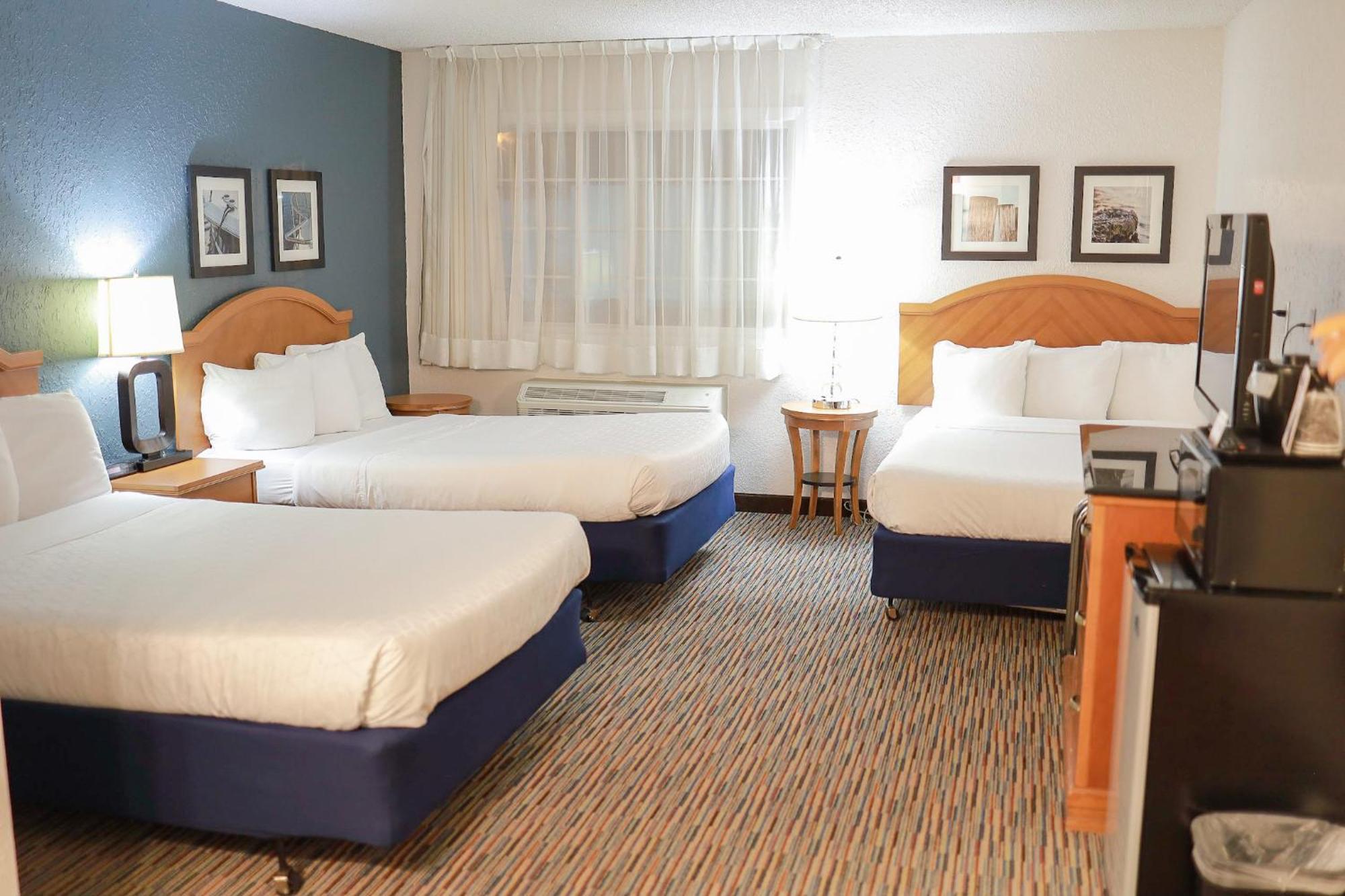 Harbor Town Hotel